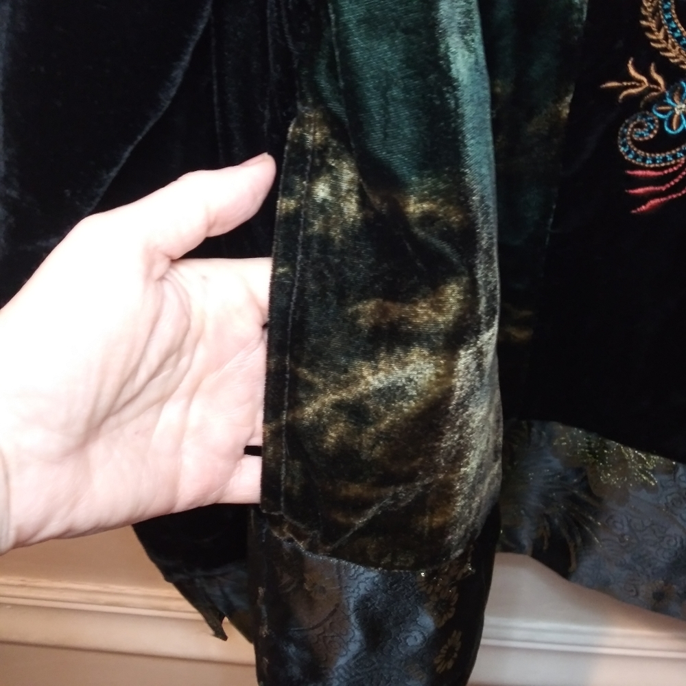 Vintage White Stag Black Velvet Asian Inspired Patchwork Embroidered Jacket - Picture 5 of 8